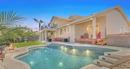 Lakefront-Pool-Pontoon-HotTub-PoolTable-Arcade-FirePits-Cardinal Stadium-WM Open