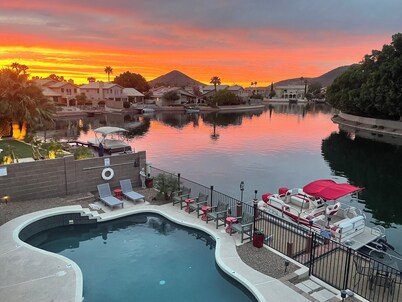 Lakefront-Pool-Pontoon-HotTub-PoolTable-Arcade-FirePits-Cardinal Stadium-WM Open