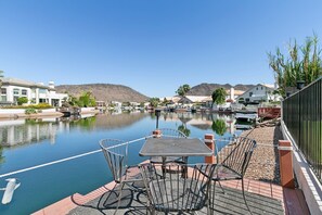 Outdoor dining - Relaxing Lakefront-Pool-Spa-Pontoon-Game Room-FirePits-Cardinal Stadium-WM Open (Glendale)