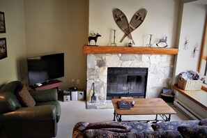 Smart TV y chimenea