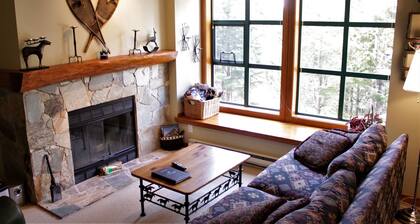 2 Bedroom near Lost Lake; quiet, comfortable, and well-equipped