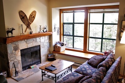 2 Bedroom near Lost Lake; quiet, comfortable, and well-equipped
