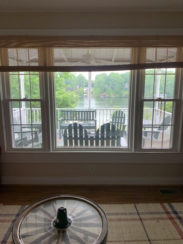 Olde Farmhouse Tilava Lakefront talo Amazing View