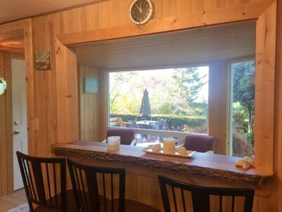 Pet Friendly, Private Home With Garden-Like Yard- WINTER RATE SPECIALS!