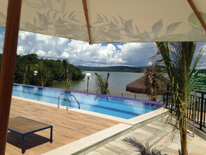 4 outdoor pools