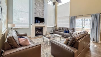 Télévision, cheminée