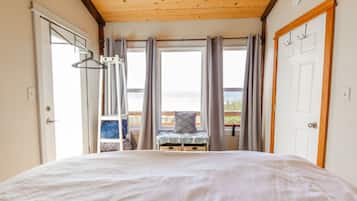 1 bedroom, iron/ironing board, WiFi (free), bed sheets