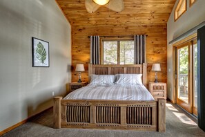 7 bedrooms, WiFi, bed sheets - Beautiful 7 Bed, 6 Bath, Huge Dock, Boat Launch @ House, Game Room, Kid Friendly (Sunrise Beach)