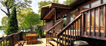 Beautiful 7 Bed, 6 Bath, Huge Dock, Boat Launch @ House, Game Room, Kid Friendly