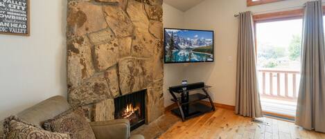 Televisor i llar de foc