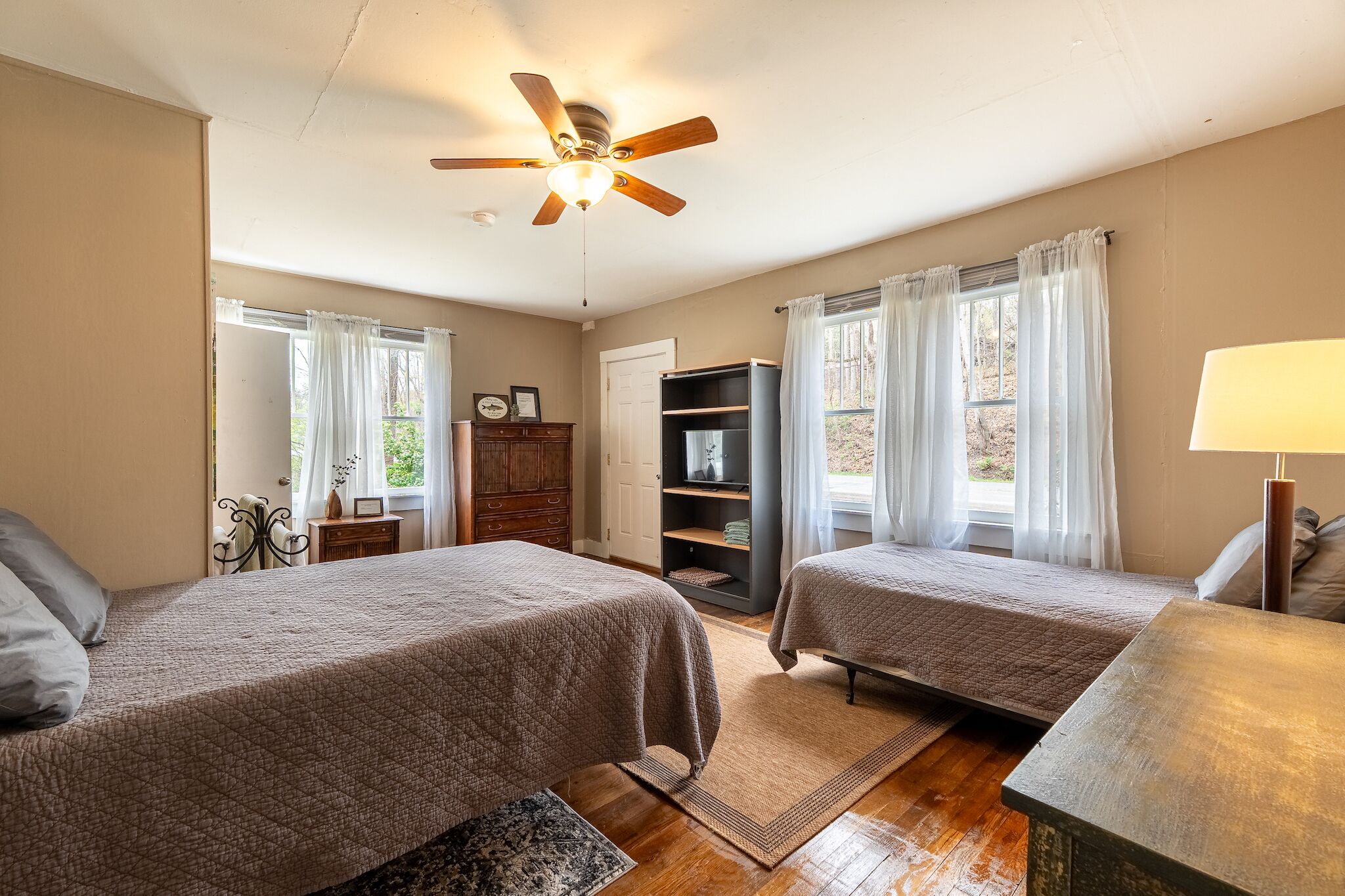 4 bedrooms, WiFi, bed sheets