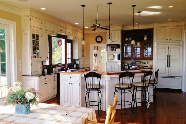 Frigorífic, microones, forn i placa de cuina