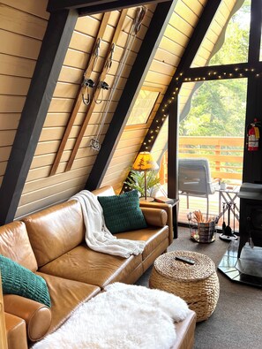 Smart-TV, Kamin, Videospiele, DVD-Player