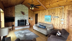 Living area - Balsam Lake Sunset Cabin with WiFi & Sauna! (Balsam Lake)