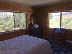 4 bedrooms, desk, iron/ironing board, travel cot
