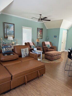 Smart-TV, DVD-Player, Videothek, Stereoanlage