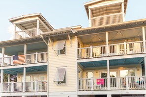 Exterior - Always a great time on south island of Tybee! and short drive to Savannah! (Tybee Island)