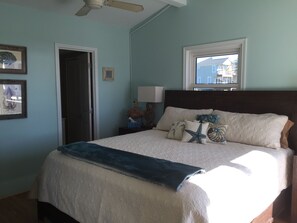 3 slaapkamers, een strijkplank/strijkijzer, reisbedje, gratis wifi