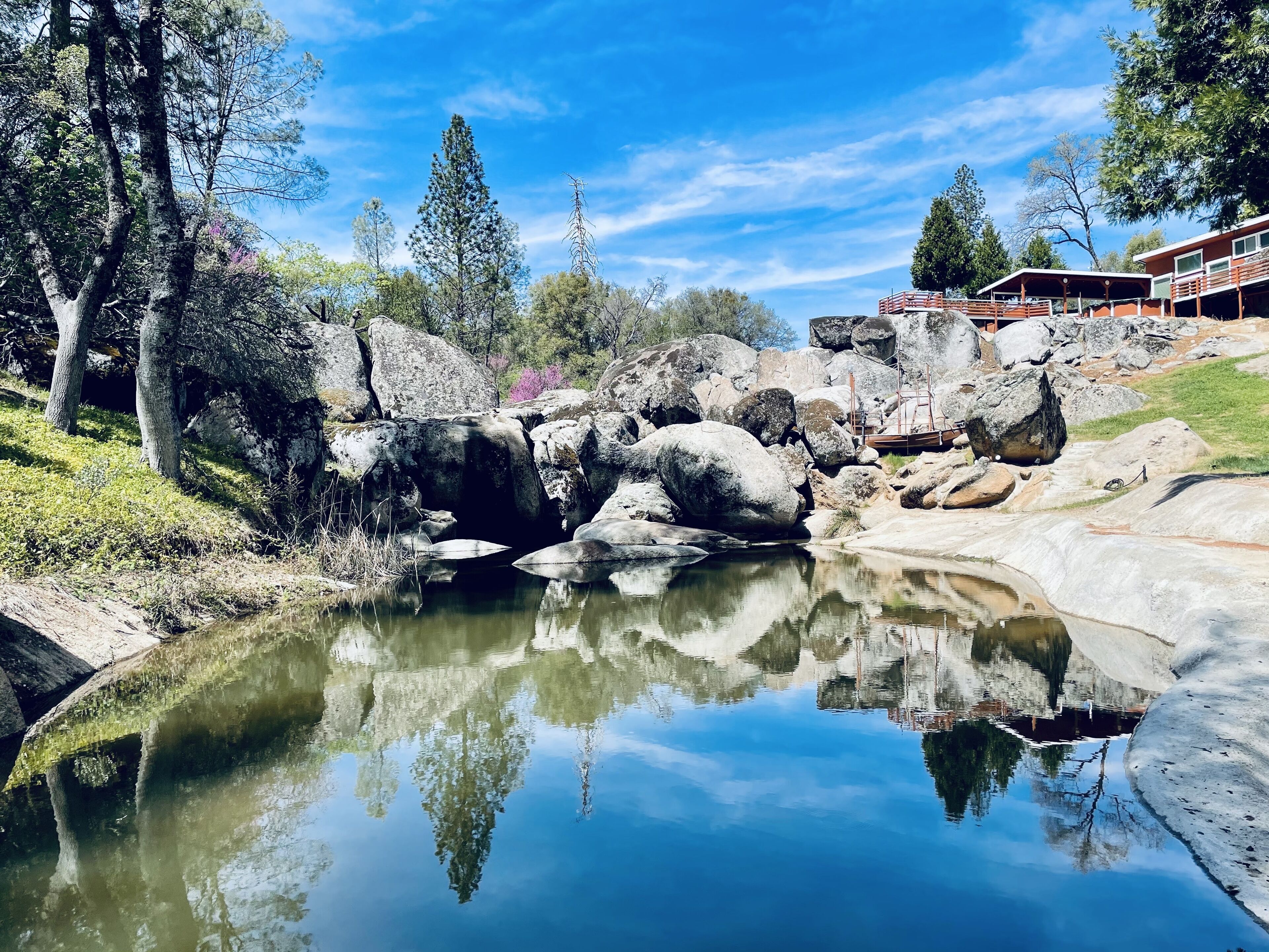 RESORT FEEL !! POOL, WATERFALL, POND, TREEHOUSE, PIRATE SHIP, HIKING TRAILS