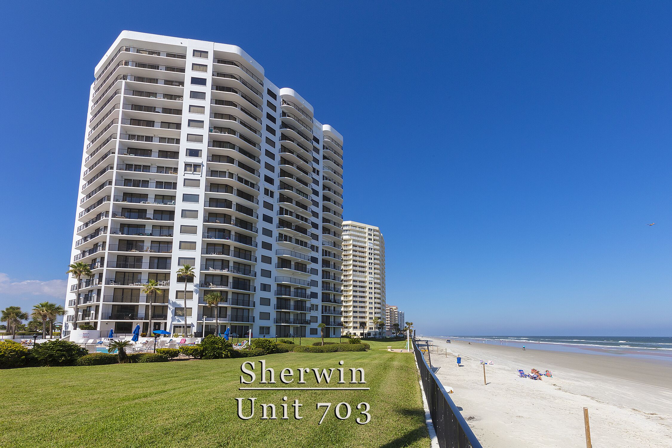 DIRECT OCEANFRONT CONDO - Breathtaking Views - Book Your Getaway Now!