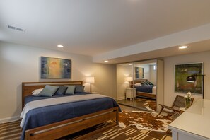 6 slaapkamers, een strijkplank/strijkijzer, gratis wifi