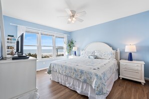 4 habitaciones, tabla de planchar con plancha y acceso a internet