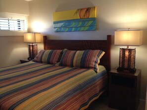 1 bedroom, iron/ironing board, WiFi, bed sheets - OWNER HOST.    Maui's BEST- DIRECT OCEAN FRONT Longest Sandy Beach on Maui! (Kihei)