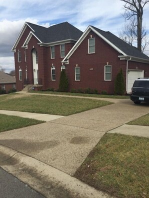 Exterior - All You Need and More! (louisville)