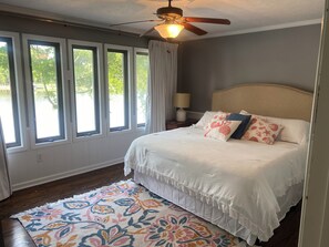 3 bedrooms, desk, iron/ironing board, WiFi