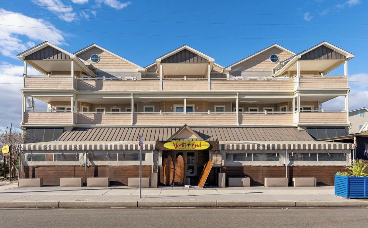 HUUUGE DISCOUNTS! AUGUST 29-SEPT 5 STILL AVAILABLE!!! 5 BEDROOMS, SLEEPS 14