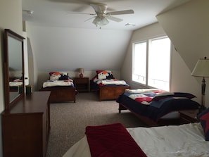 4 bedrooms, iron/ironing board, free WiFi, bed sheets