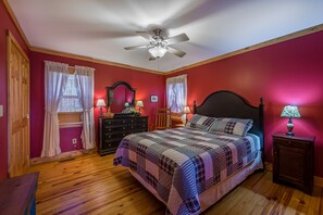 2 chambres, fer et planche à repasser, Wi-Fi, draps fournis