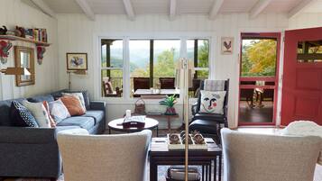 TV connectée, lecteur de DVD, livres, vidéothÚque