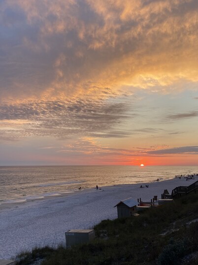 In the Heart of Rosemary Beach - Beach, Pool, & Shops Steps Away