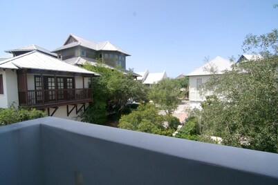 In the Heart of Rosemary Beach - Beach, Pool, & Shops Steps Away