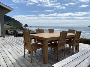 Outdoor dining - Oceanfront, Amazing View, Hot Tub Facing Ocean (Arch Cape)