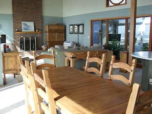 Interior - Oceanfront, Amazing View, Hot Tub Facing Ocean (Arch Cape)