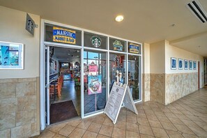 Interior - Majestic Beach Resort Come Enjoy the Amazing Views of the Beach from the Balcony (Panama City Beach)