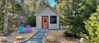 Bijenkorf Tiny House op Acadia Yurts