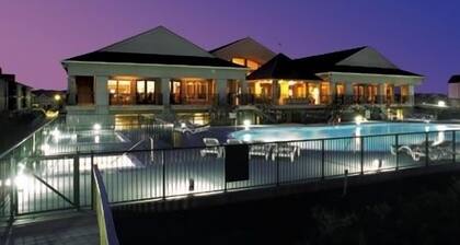 Modern, Clean, Renovated, Spacious with Ocean Views 4BR/4BA The Islander Resort