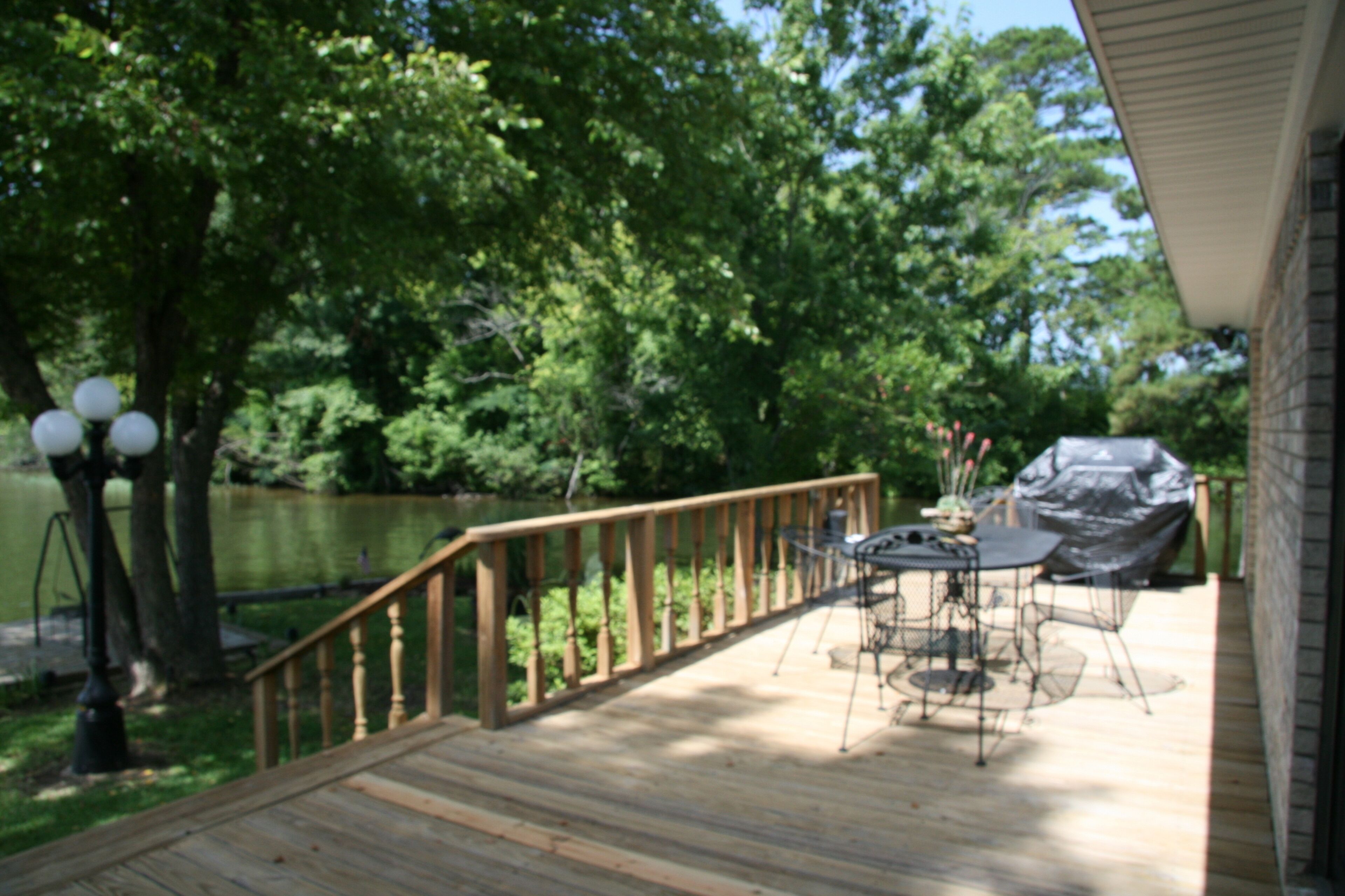 Wonderful Lake Hamilton House on a Point! Must See View From all Windows!
