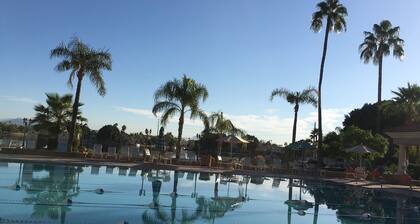 Resort Style Condo for Rent in Beautiful Beach Club Village. Long and short rent