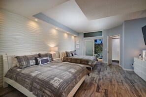 4 Schlafzimmer, Schreibtisch, Bügeleisen/Bügelbrett, Reisekinderbett