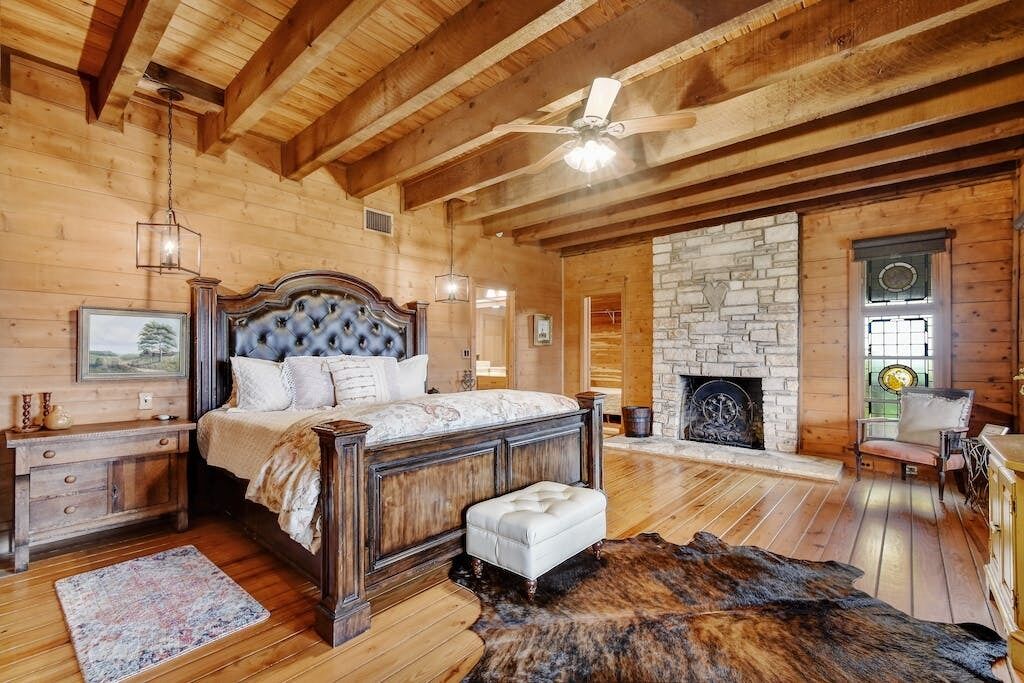 5 habitaciones, tabla de planchar con plancha, internet y ropa de cama 