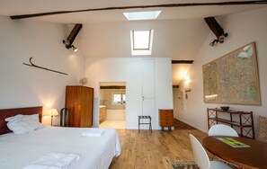 1 bedroom, iron/ironing board, WiFi, bed sheets - Exquisite Penthouse Apt In The Center Of Latin Quarter :Best Deal For 4 C5-V-A-S (Paris)
