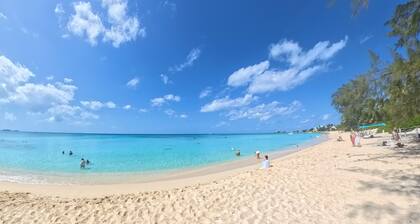The Cayman Condo @ Coconut Bay - Island vibes, ocean views, diving & beaches...