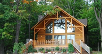 Chalet en 250 acres, privado, 1 mi de Chautauqua Institution / Lake
