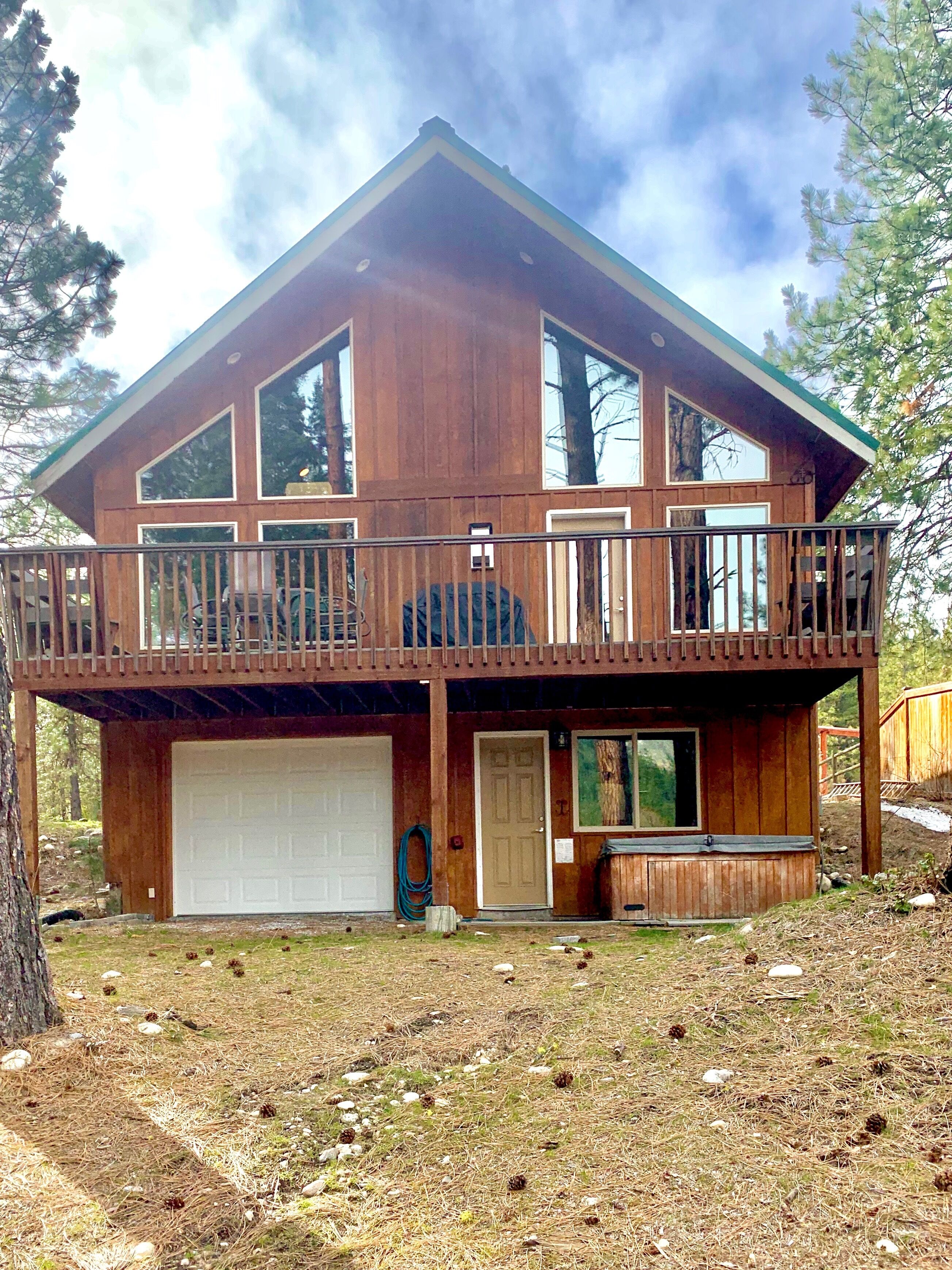 Rowe's Retreat on  Wenatchee River Near Plain