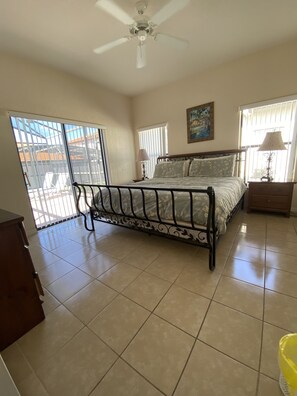 4 chambres, fer et planche à repasser, Wi-Fi gratuit, draps fournis