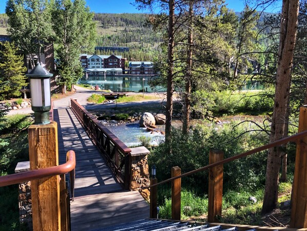 Property grounds - MOUNTAIN HOLIDAY SPECIAL: Book 3 nights during holidays and wave cleaning fee. (Keystone)